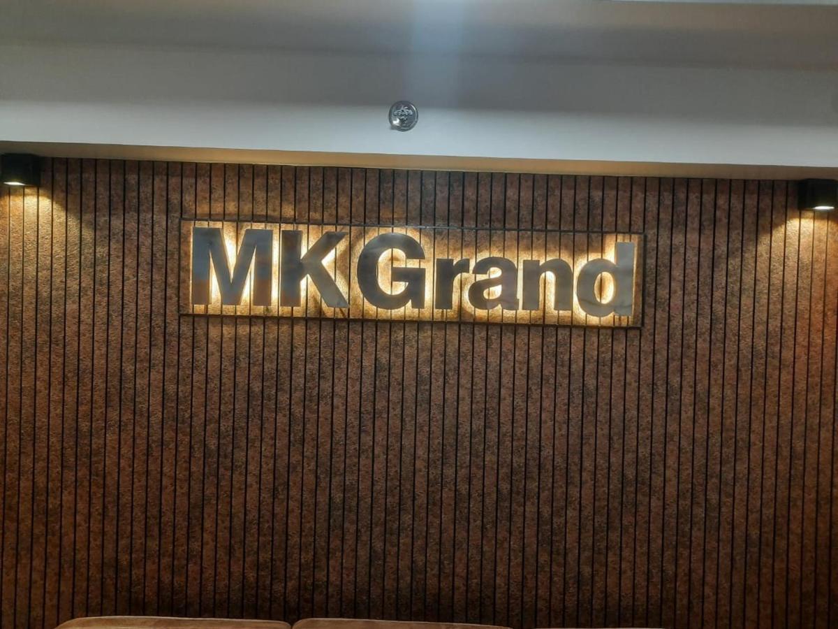 Hotel MK Grand Varanasi Exterior foto